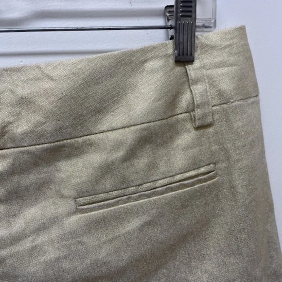 EUC Alice + Olivia Gold Cuffed Dress Shorts - Picture 9 of 10